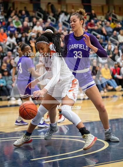 Thumbnail 2 in Garfield vs. Eastside Catholic (WIAA 3A District 2 Final) photogallery.