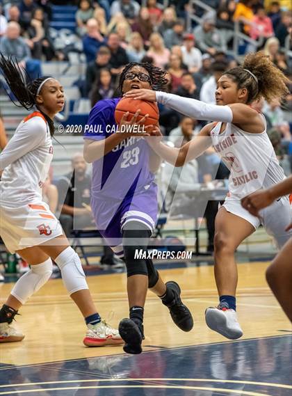 Thumbnail 3 in Garfield vs. Eastside Catholic (WIAA 3A District 2 Final) photogallery.