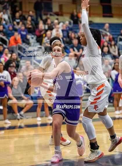 Thumbnail 2 in Garfield vs. Eastside Catholic (WIAA 3A District 2 Final) photogallery.