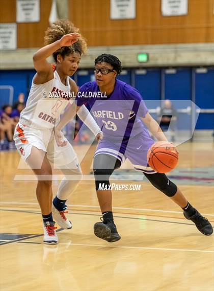 Thumbnail 3 in Garfield vs. Eastside Catholic (WIAA 3A District 2 Final) photogallery.