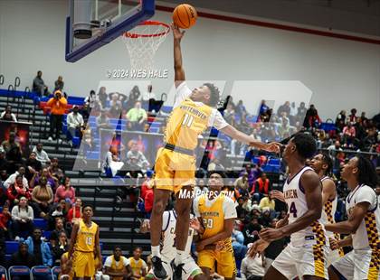 Thumbnail 3 in Whitehaven vs Camden (Memphis Hoopfest) photogallery.