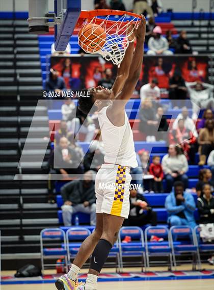 Thumbnail 3 in Whitehaven vs Camden (Memphis Hoopfest) photogallery.