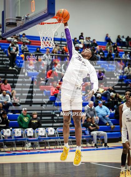 Thumbnail 2 in Whitehaven vs Camden (Memphis Hoopfest) photogallery.