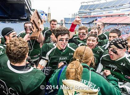 Thumbnail 3 in Longmeadow vs. Marshfield (MIAA Division 2 Final) photogallery.