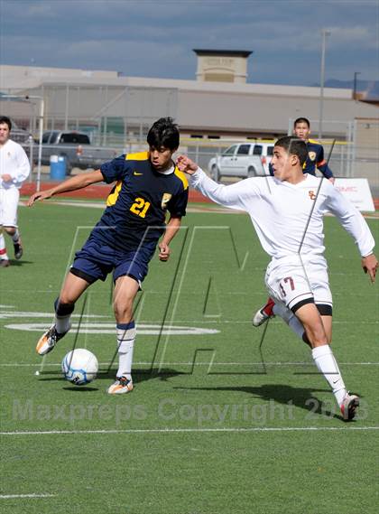 Thumbnail 1 in Salpointe Catholic vs. Apollo (AIA D2 Final) photogallery.