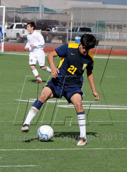Thumbnail 2 in Salpointe Catholic vs. Apollo (AIA D2 Final) photogallery.