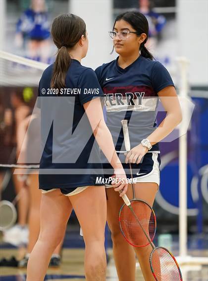 Thumbnail 1 in AIA D1/D2 Badminton Team Finals photogallery.