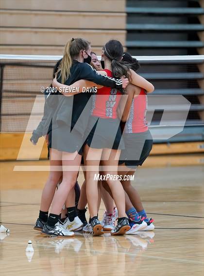 Thumbnail 2 in AIA D1/D2 Badminton Team Finals photogallery.