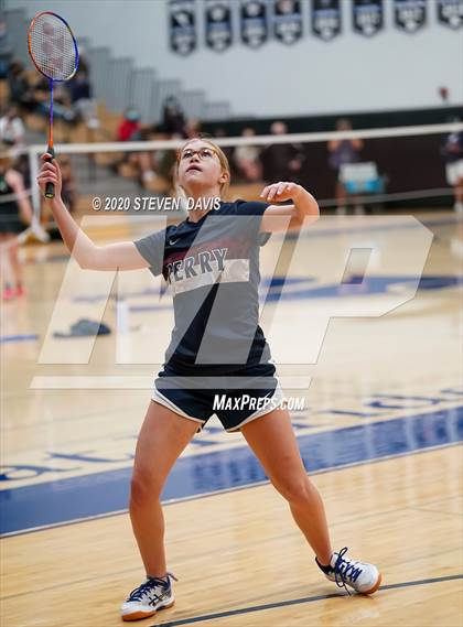 Thumbnail 3 in AIA D1/D2 Badminton Team Finals photogallery.