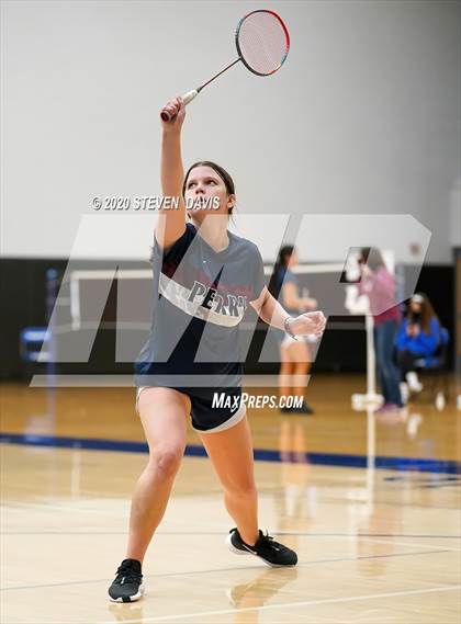Thumbnail 3 in AIA D1/D2 Badminton Team Finals photogallery.