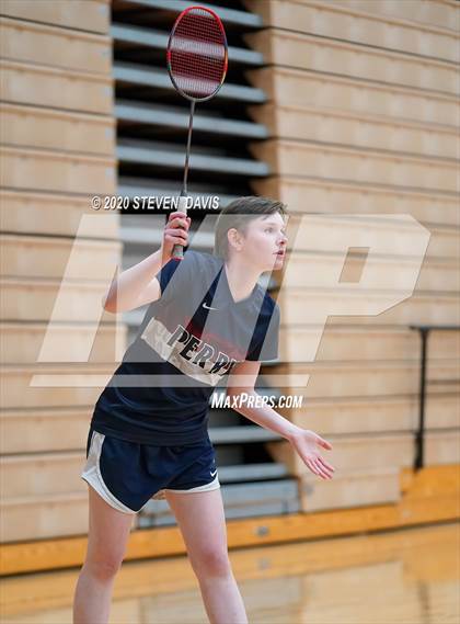 Thumbnail 3 in AIA D1/D2 Badminton Team Finals photogallery.