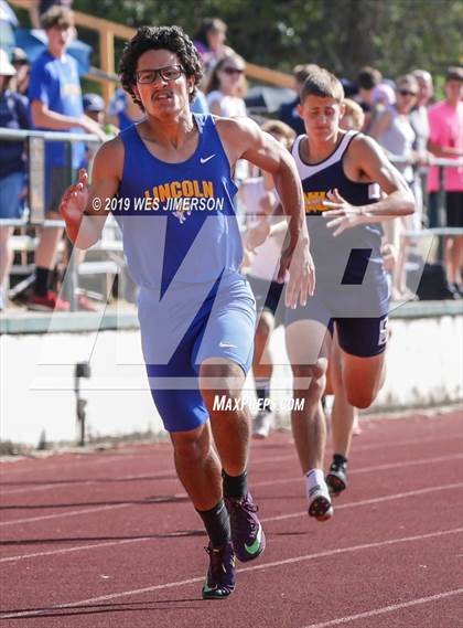 Thumbnail 2 in FVL Championships (100, 400, 800 Meter) photogallery.