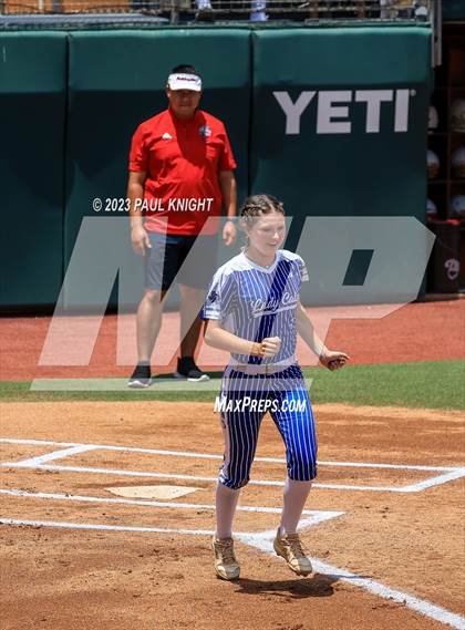 Thumbnail 1 in Coahoma vs. Rains (UIL 3A Softball Semifinal) photogallery.