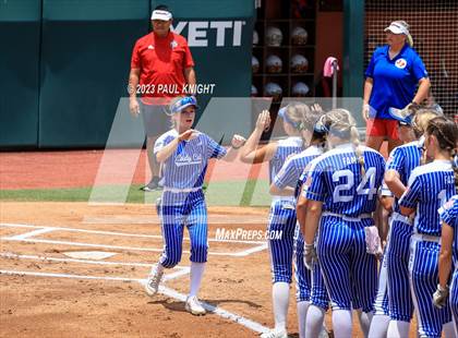 Thumbnail 3 in Coahoma vs. Rains (UIL 3A Softball Semifinal) photogallery.