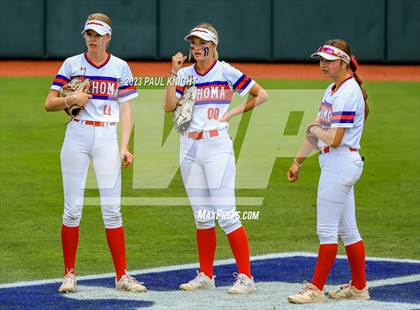 Thumbnail 1 in Coahoma vs. Rains (UIL 3A Softball Semifinal) photogallery.