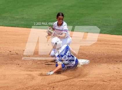 Thumbnail 3 in Coahoma vs. Rains (UIL 3A Softball Semifinal) photogallery.