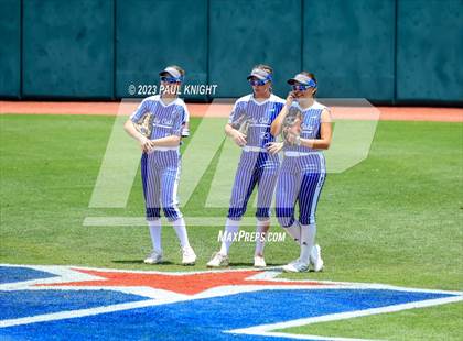 Thumbnail 1 in Coahoma vs. Rains (UIL 3A Softball Semifinal) photogallery.