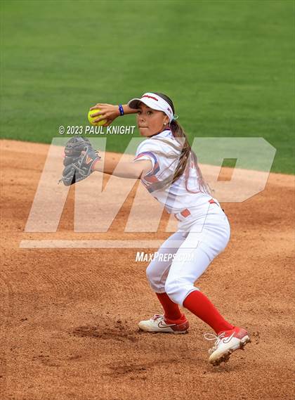 Thumbnail 3 in Coahoma vs. Rains (UIL 3A Softball Semifinal) photogallery.