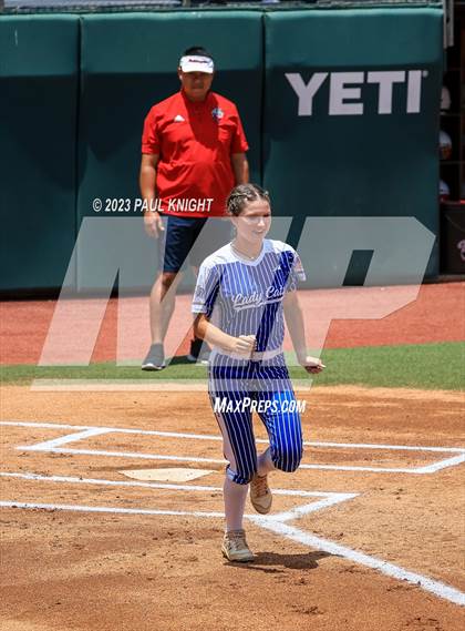Thumbnail 3 in Coahoma vs. Rains (UIL 3A Softball Semifinal) photogallery.