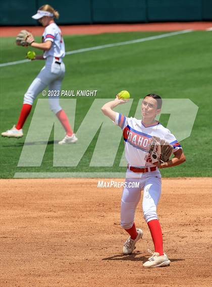 Thumbnail 2 in Coahoma vs. Rains (UIL 3A Softball Semifinal) photogallery.