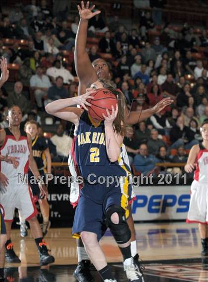 Thumbnail 3 in Lincoln vs. Oak Ridge (CIF SJS D1 Semifinals) photogallery.