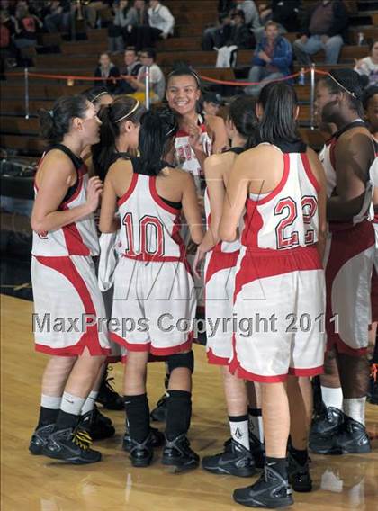 Thumbnail 1 in Lincoln vs. Oak Ridge (CIF SJS D1 Semifinals) photogallery.