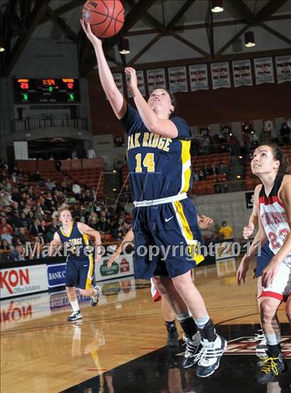 Thumbnail 2 in Lincoln vs. Oak Ridge (CIF SJS D1 Semifinals) photogallery.