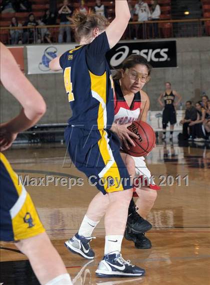 Thumbnail 2 in Lincoln vs. Oak Ridge (CIF SJS D1 Semifinals) photogallery.