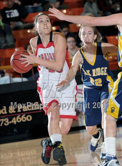 Thumbnail 2 in Lincoln vs. Oak Ridge (CIF SJS D1 Semifinals) photogallery.