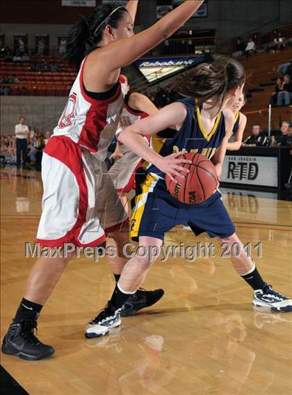 Thumbnail 2 in Lincoln vs. Oak Ridge (CIF SJS D1 Semifinals) photogallery.