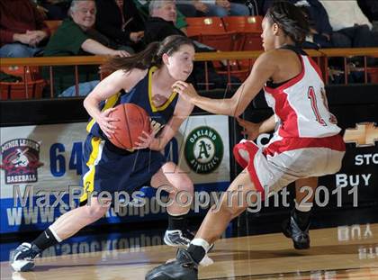 Thumbnail 1 in Lincoln vs. Oak Ridge (CIF SJS D1 Semifinals) photogallery.
