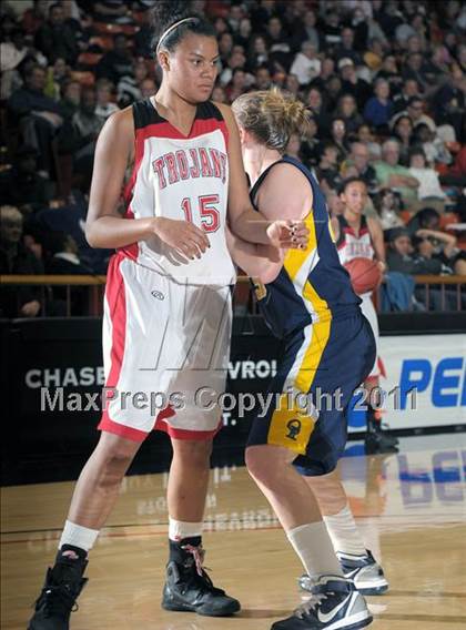 Thumbnail 2 in Lincoln vs. Oak Ridge (CIF SJS D1 Semifinals) photogallery.