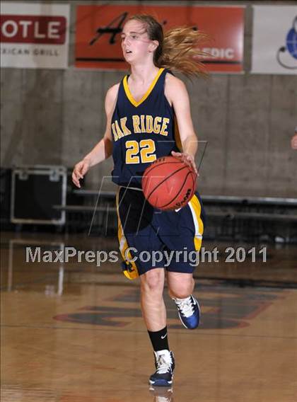 Thumbnail 3 in Lincoln vs. Oak Ridge (CIF SJS D1 Semifinals) photogallery.