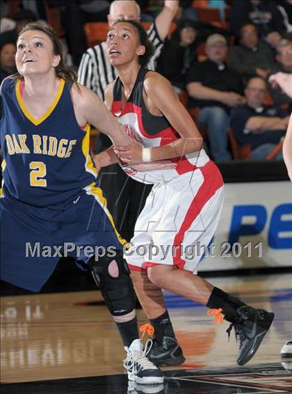 Thumbnail 2 in Lincoln vs. Oak Ridge (CIF SJS D1 Semifinals) photogallery.