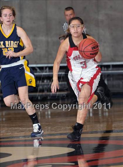 Thumbnail 1 in Lincoln vs. Oak Ridge (CIF SJS D1 Semifinals) photogallery.
