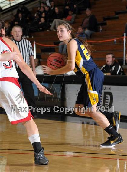 Thumbnail 1 in Lincoln vs. Oak Ridge (CIF SJS D1 Semifinals) photogallery.