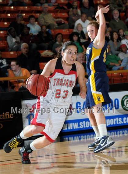 Thumbnail 2 in Lincoln vs. Oak Ridge (CIF SJS D1 Semifinals) photogallery.
