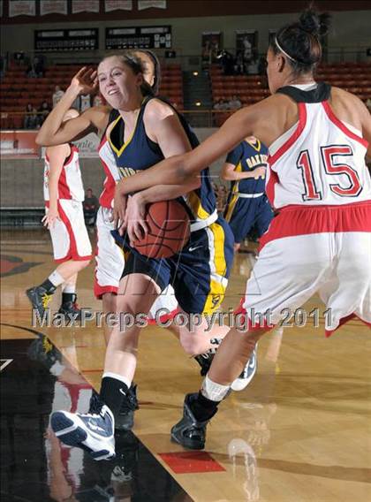Thumbnail 3 in Lincoln vs. Oak Ridge (CIF SJS D1 Semifinals) photogallery.