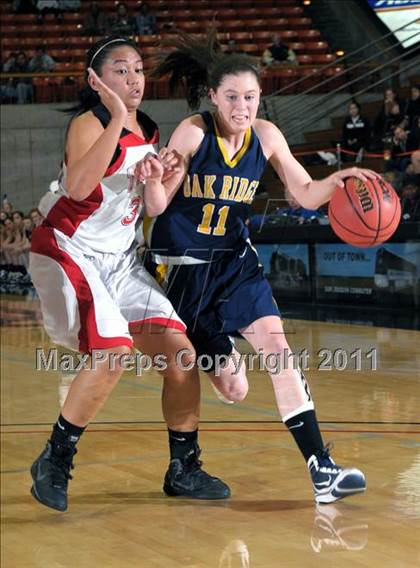 Thumbnail 1 in Lincoln vs. Oak Ridge (CIF SJS D1 Semifinals) photogallery.