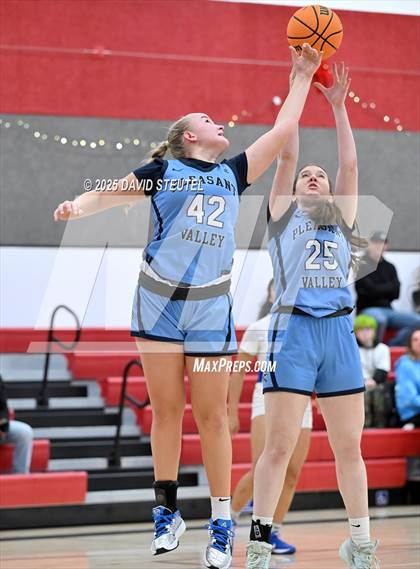 Thumbnail 3 in Pleasant Valley vs. Wood (Cardinal Classic) photogallery.