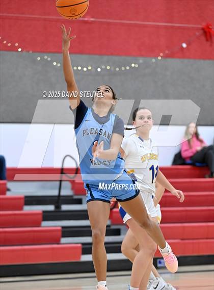 Thumbnail 2 in Pleasant Valley vs. Wood (Cardinal Classic) photogallery.