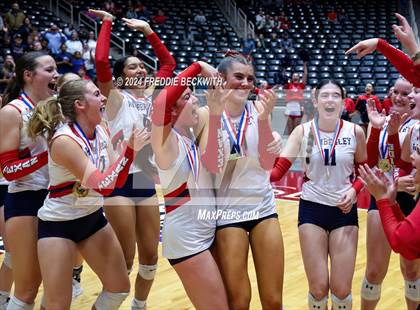 Thumbnail 1 in Wimberley vs. Randall (UIL 4A Volleyball Division II Final) photogallery.