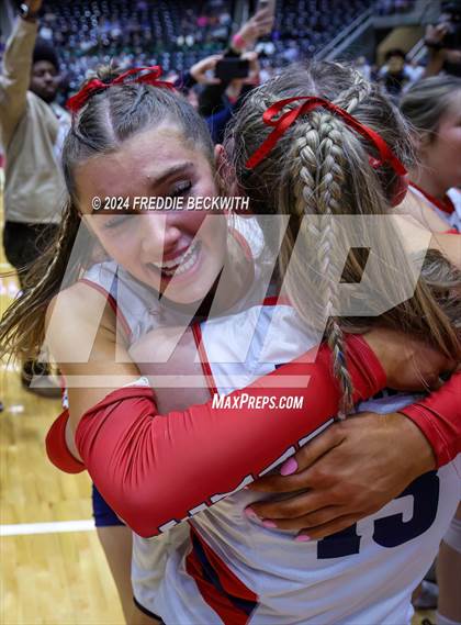 Thumbnail 3 in Wimberley vs. Randall (UIL 4A Volleyball Division II Final) photogallery.