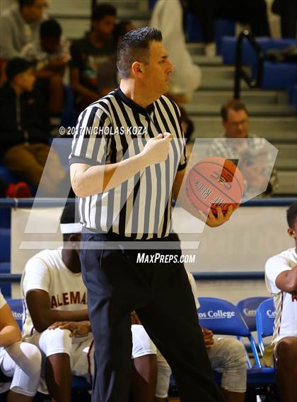 Thumbnail 3 in Santa Monica vs. Alemany (Rolling Hills Prep State Preview) photogallery.