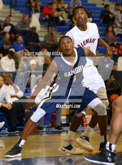 Thumbnail 2 in Santa Monica vs. Alemany (Rolling Hills Prep State Preview) photogallery.