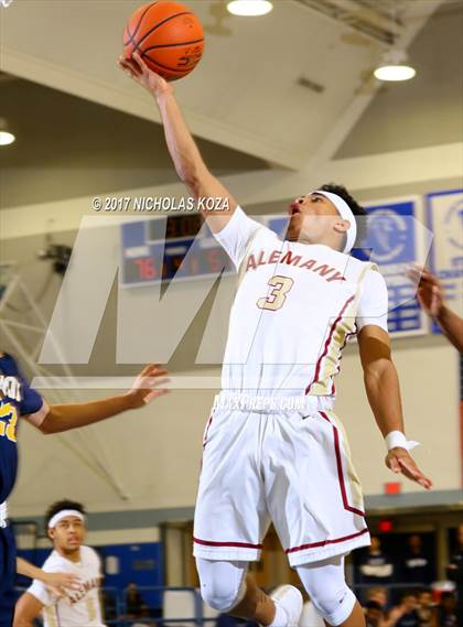 Thumbnail 3 in Santa Monica vs. Alemany (Rolling Hills Prep State Preview) photogallery.