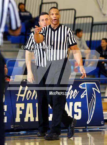 Thumbnail 2 in Santa Monica vs. Alemany (Rolling Hills Prep State Preview) photogallery.
