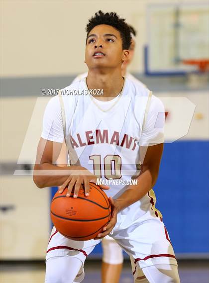 Thumbnail 3 in Santa Monica vs. Alemany (Rolling Hills Prep State Preview) photogallery.