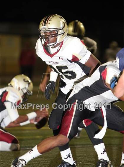 Thumbnail 2 in Loyola vs. Alemany photogallery.