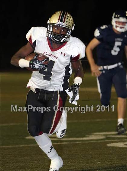 Thumbnail 2 in Loyola vs. Alemany photogallery.